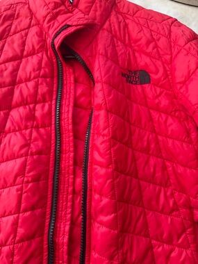 The North Face Red Puffer Jacket boys small size 7/8